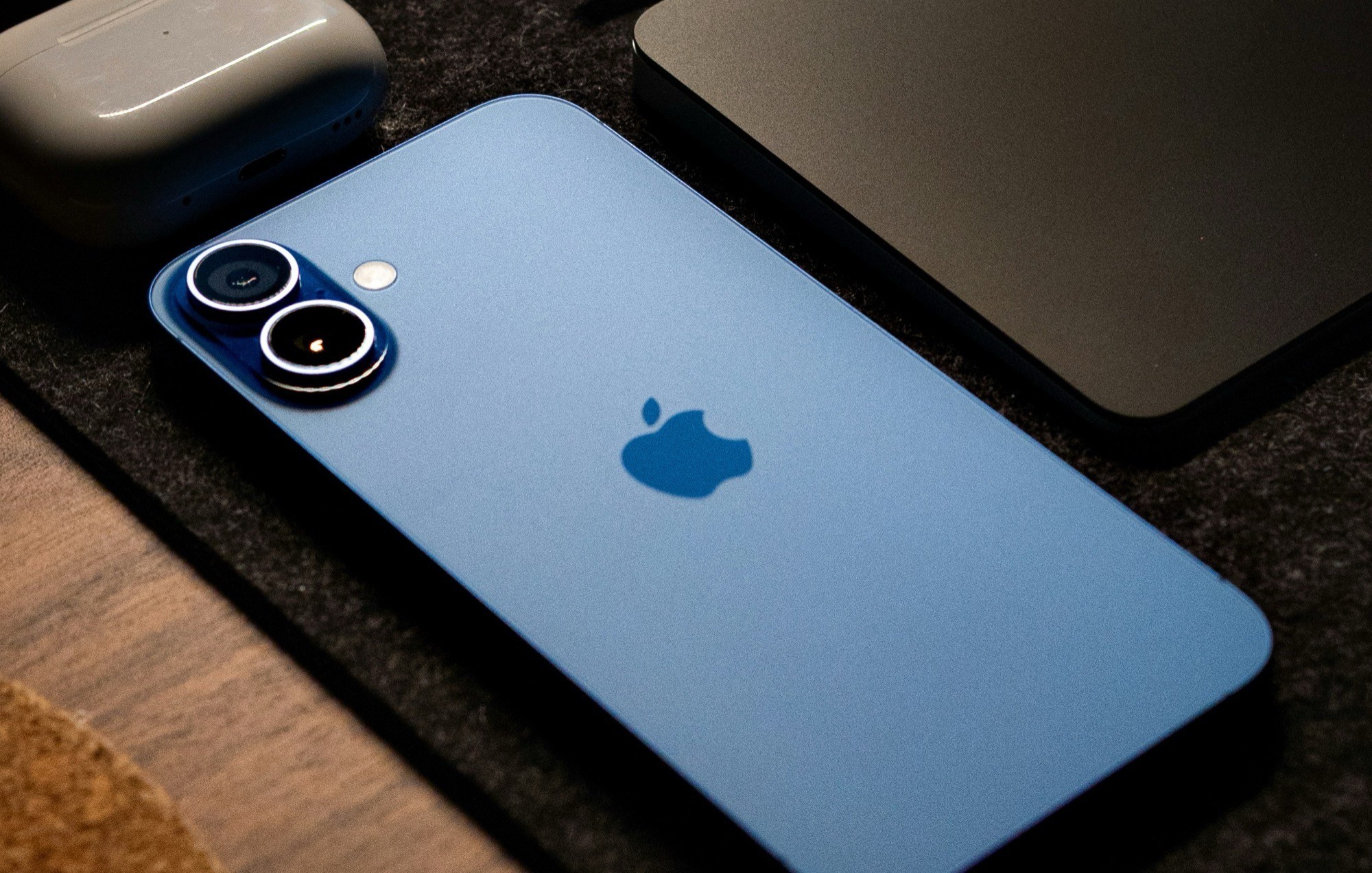 iPhone 16e-brukere møter allerede problemer: Apple holder seg stille