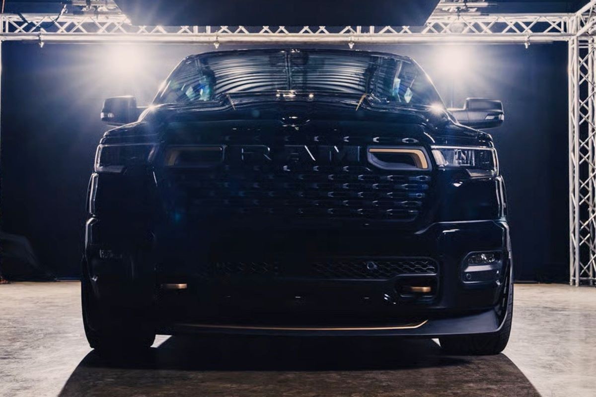 Ram 1500 Lowered: Mopars 659 hk Gatebil-Pickup Med Kompressor og Lav Fjæring