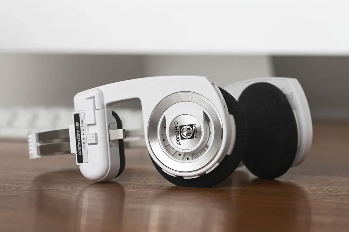 KOSS Porta Pro Wireless 2.0 Arctic White – Ikoniske hodetelefoner i ny Limited Edition